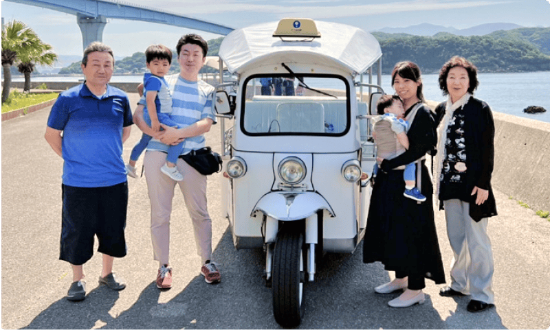 家族旅行支援制度を利用して家族旅行に行っている様子
